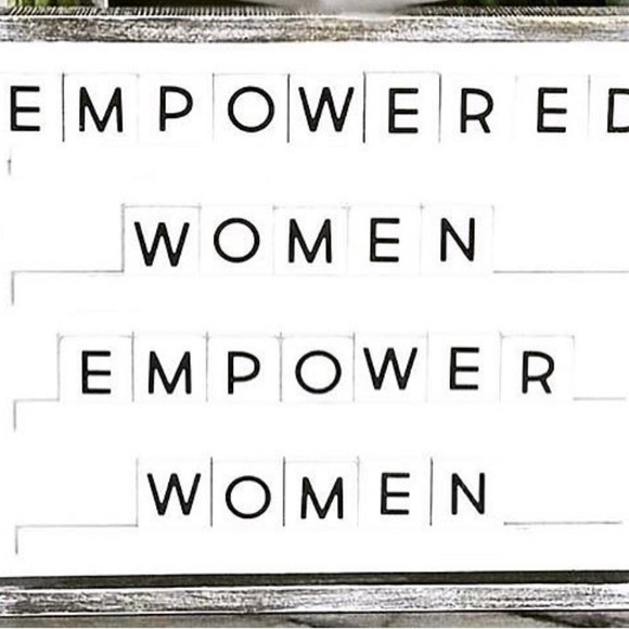 Biggest sale of the year happening now🎉🎉 - Picture 3 of 5